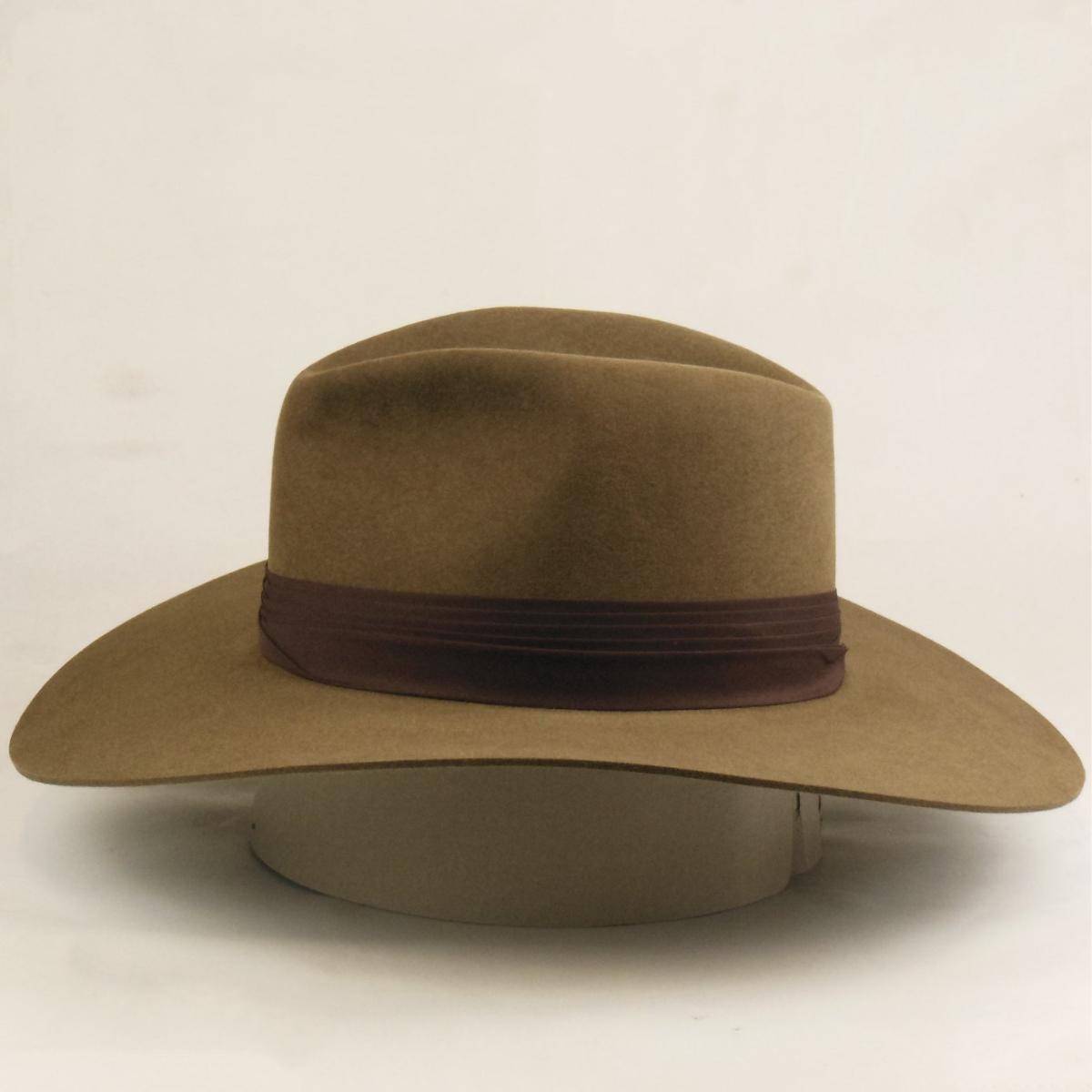 Adventure-Ready Classic Fedora Hat - Image 5