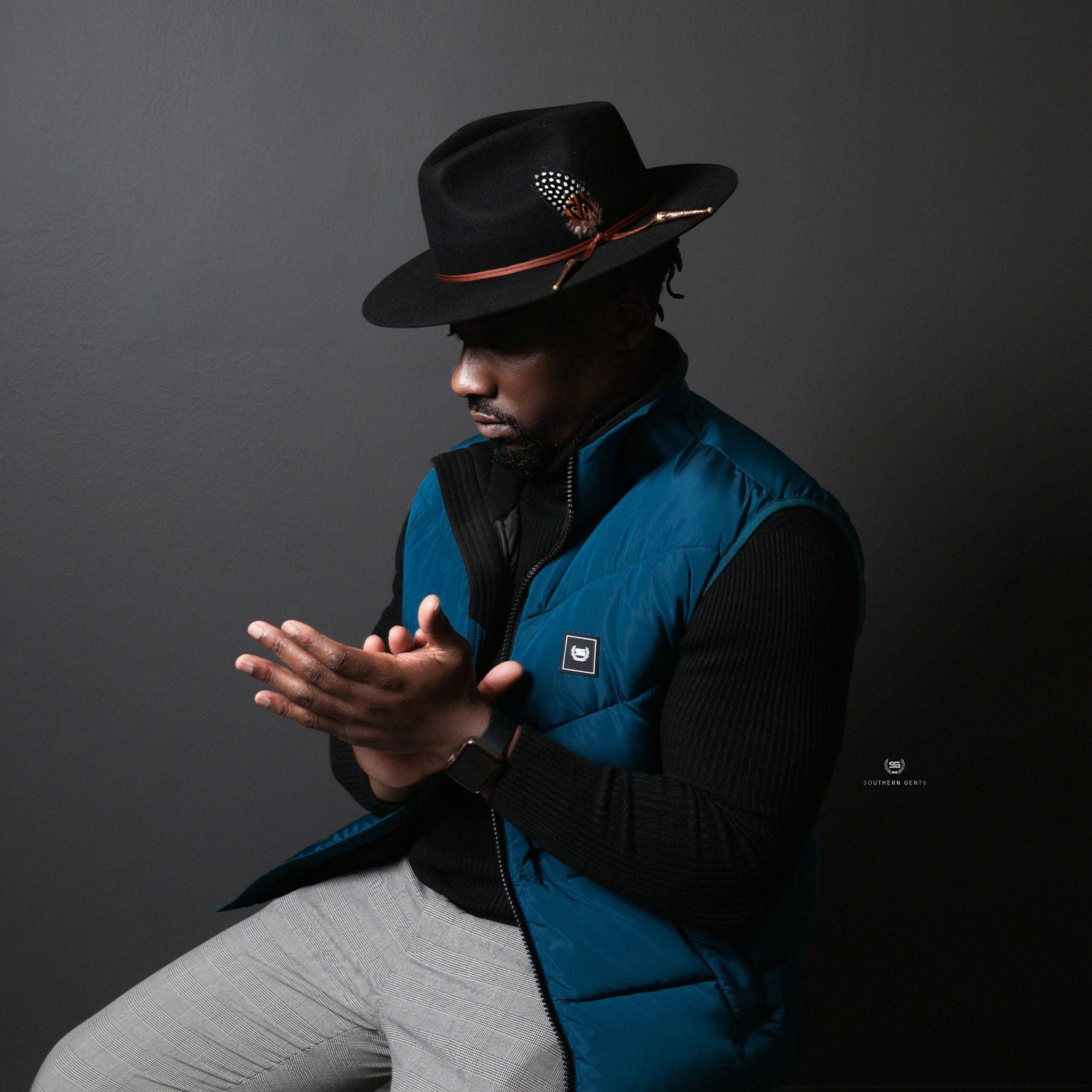 Classic Men's Felt Black Fedora Hat - Image 7