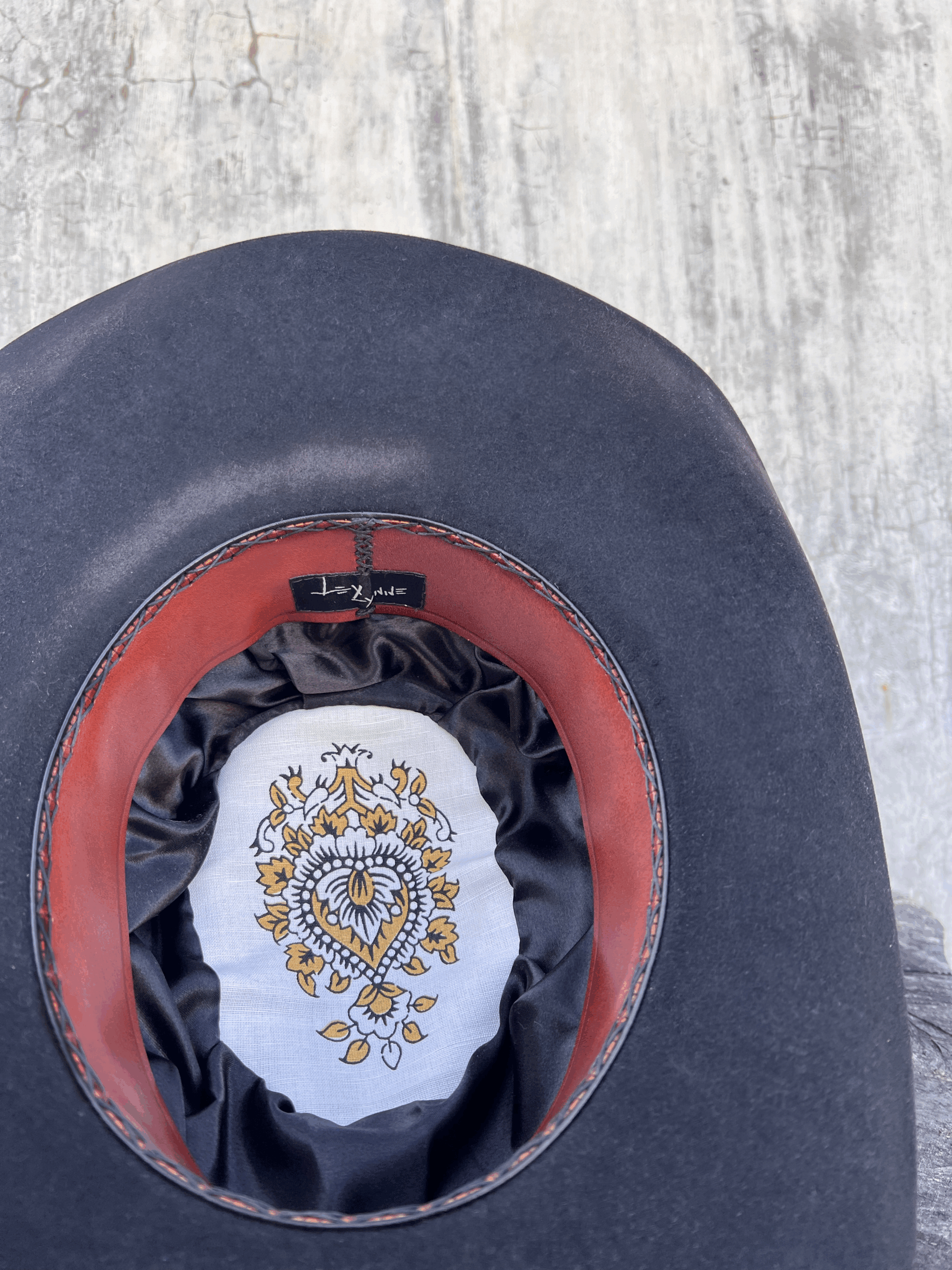 Ebony Blue Vintage Felt Cowboy Hat - Image 4